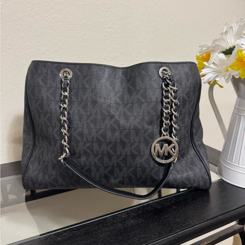 Michael Kors Black Chain-Link Shoulder Bag